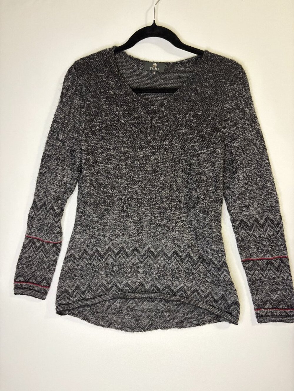 Tumi 100% Alpaca Hand-Knit Sweater Medium Nordic Style V-Neck Soft & Breathable